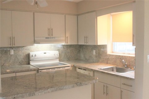 Villa ou maison à louer à Hollywood, Floride: 3 chambres, 128.76 m2 № 2031214 - photo 4