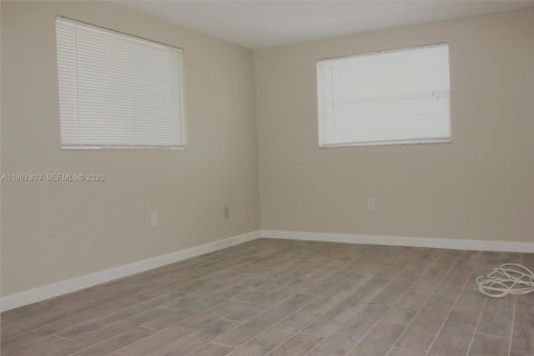 Villa ou maison à louer à Hollywood, Floride: 3 chambres, 128.76 m2 № 2031214 - photo 6