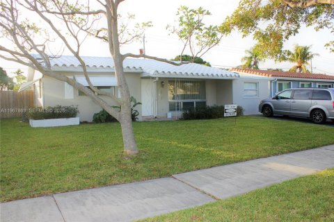 Villa ou maison à Hollywood, Floride 3 chambres, 128.76 m2 № 2031214