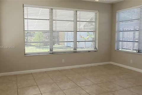 Villa ou maison à louer à Hollywood, Floride: 3 chambres, 128.76 m2 № 2031214 - photo 5