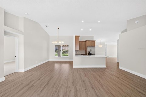 Casa en venta en Apopka, Florida, 3 dormitorios, 156.73 m2 № 2236030 - foto 5