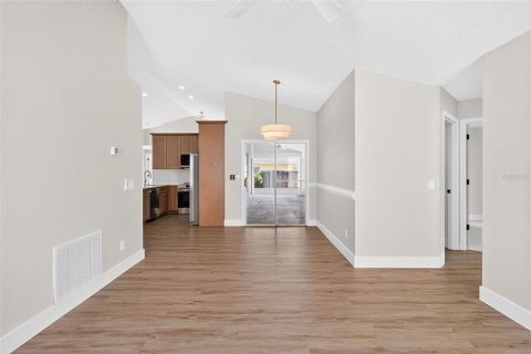 Casa en venta en Apopka, Florida, 3 dormitorios, 156.73 m2 № 2236030 - foto 11
