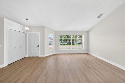 Casa en venta en Apopka, Florida, 3 dormitorios, 156.73 m2 № 2236030 - foto 4