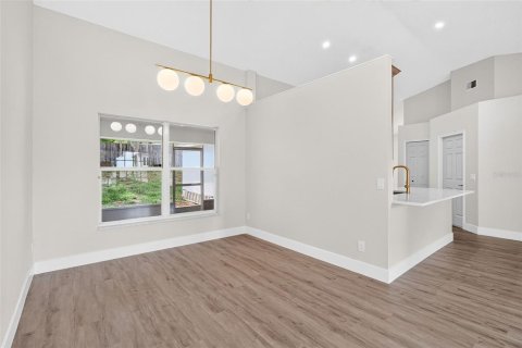 Casa en venta en Apopka, Florida, 3 dormitorios, 156.73 m2 № 2236030 - foto 6