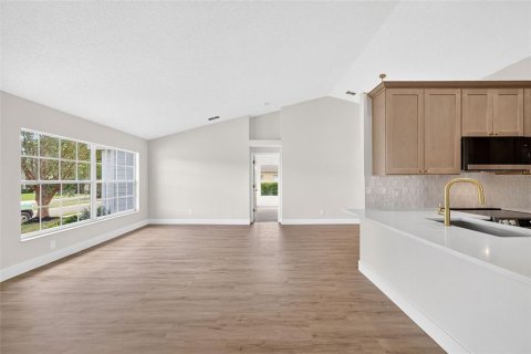 Casa en venta en Apopka, Florida, 3 dormitorios, 156.73 m2 № 2236030 - foto 7