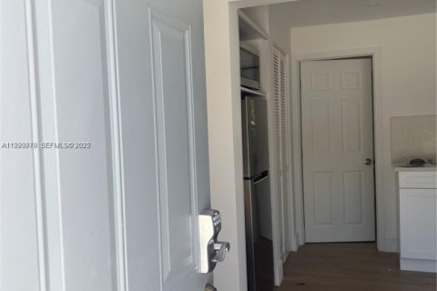 Casa en alquiler en Miami, Florida, 1 dormitorio, 46.45 m2 № 1982158 - foto 9