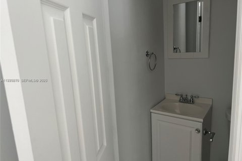 Casa en alquiler en Miami, Florida, 1 dormitorio, 46.45 m2 № 1982158 - foto 12