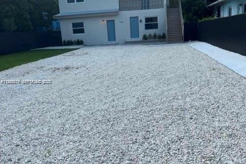 Casa en alquiler en Miami, Florida, 1 dormitorio, 46.45 m2 № 1982158 - foto 1