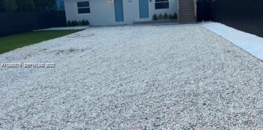 Casa en Miami, Florida 1 dormitorio, 46.45 m2 № 1982158