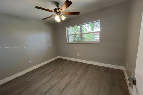 Condo in Sunrise, Florida, 2 bedrooms  № 1940633 - photo 7