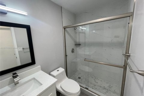 Condo in Sunrise, Florida, 2 bedrooms  № 1940633 - photo 8