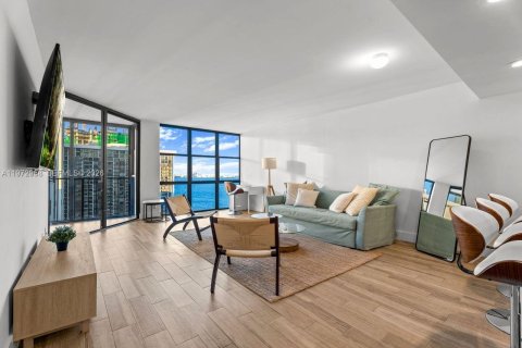 Condo in Miami, Florida, 1 bedroom № 2090540 - photo 5