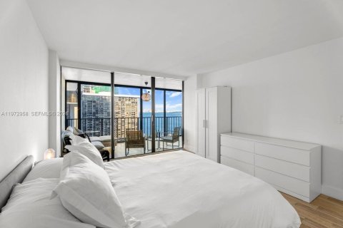 Condo in Miami, Florida, 1 bedroom № 2090540 - photo 10