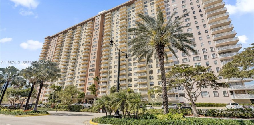 Condo à Sunny Isles Beach, Floride, 1 chambre  № 2049026