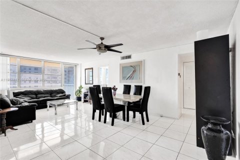 Copropriété à vendre à Sunny Isles Beach, Floride: 1 chambre, 87.61 m2 № 2049026 - photo 4