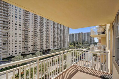 Copropriété à vendre à Sunny Isles Beach, Floride: 1 chambre, 87.61 m2 № 2049026 - photo 24