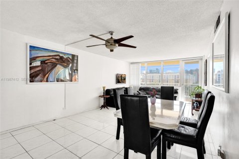 Copropriété à vendre à Sunny Isles Beach, Floride: 1 chambre, 87.61 m2 № 2049026 - photo 5