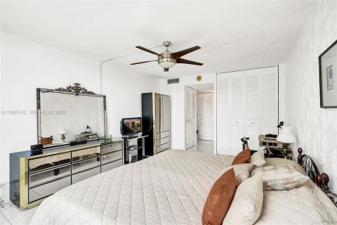 Copropriété à vendre à Sunny Isles Beach, Floride: 1 chambre, 87.61 m2 № 2049026 - photo 9