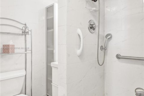 Copropriété à vendre à Sunny Isles Beach, Floride: 1 chambre, 87.61 m2 № 2049026 - photo 19