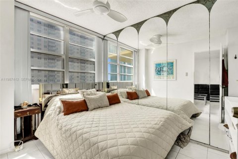 Copropriété à vendre à Sunny Isles Beach, Floride: 1 chambre, 87.61 m2 № 2049026 - photo 12