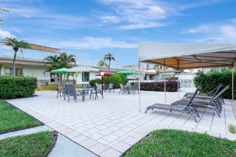 Condo in Miami, Florida, 2 bedrooms  № 1763857 - photo 28