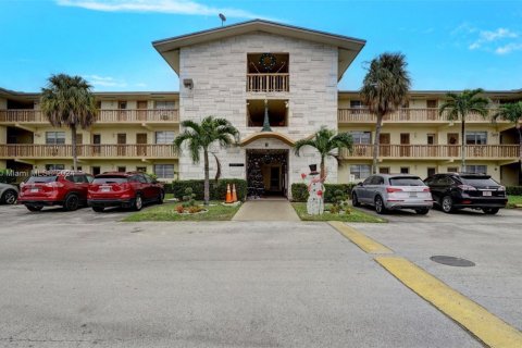 Condo in Miami, Florida, 2 bedrooms  № 1763857 - photo 25