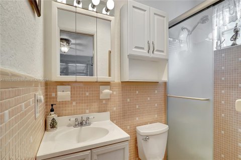Condo in Miami, Florida, 2 bedrooms  № 1763857 - photo 17