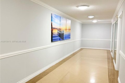 Condominio en alquiler en Hollywood, Florida, 1 dormitorio, 78.69 m2 № 2312219 - foto 18