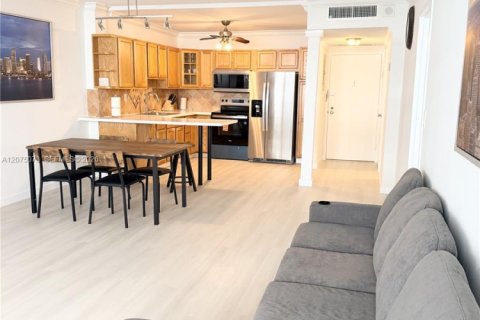 Condominio en alquiler en Hollywood, Florida, 1 dormitorio, 78.69 m2 № 2312219 - foto 5