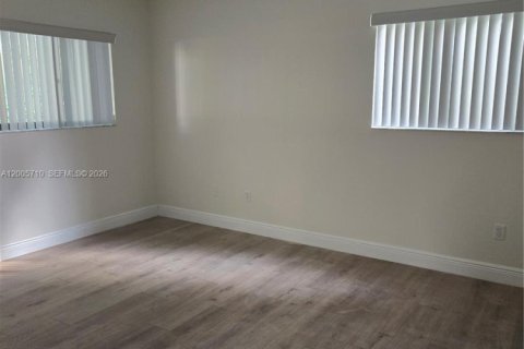 Condo in Tamarac, Florida, 2 bedrooms № 2170658 - photo 17