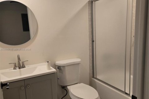 Condo in Tamarac, Florida, 2 bedrooms № 2170658 - photo 6