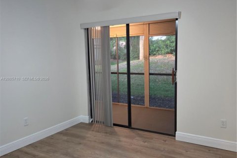 Condo in Tamarac, Florida, 2 bedrooms № 2170658 - photo 7