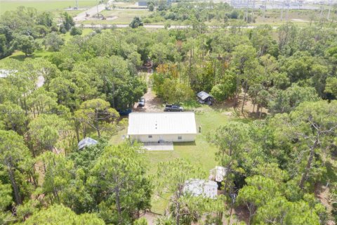 House in Punta Gorda, Florida 3 bedrooms, 130.06 sq.m. № 1846318 - photo 18