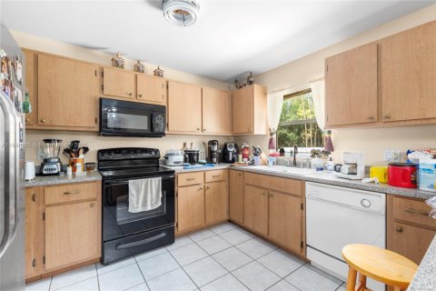 House in Punta Gorda, Florida 3 bedrooms, 130.06 sq.m. № 1846318 - photo 7