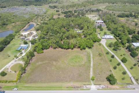 House in Punta Gorda, Florida 3 bedrooms, 130.06 sq.m. № 1846318 - photo 21
