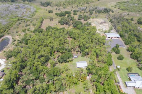House in Punta Gorda, Florida 3 bedrooms, 130.06 sq.m. № 1846318 - photo 24