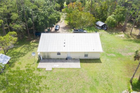 House in Punta Gorda, Florida 3 bedrooms, 130.06 sq.m. № 1846318 - photo 16