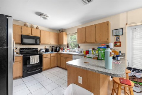 House in Punta Gorda, Florida 3 bedrooms, 130.06 sq.m. № 1846318 - photo 6