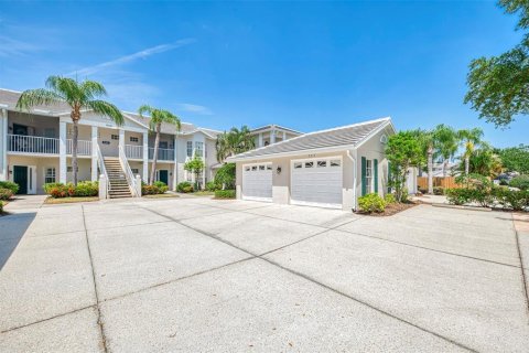 Condo in Venice, Florida, 2 bedrooms  № 2166543 - photo 11