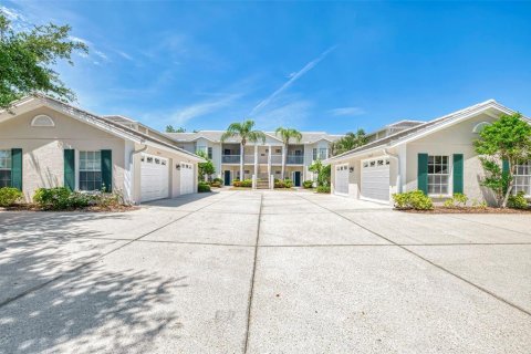 Condo in Venice, Florida, 2 bedrooms  № 2166543 - photo 10
