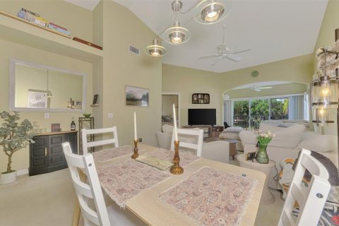 Condo in Venice, Florida, 2 bedrooms  № 2166543 - photo 21