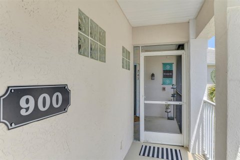 Condo in Venice, Florida, 2 bedrooms  № 2166543 - photo 13