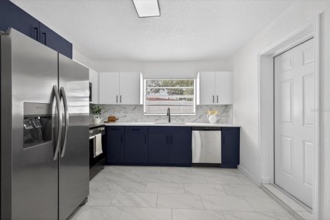Villa ou maison à vendre à Tampa, Floride: 5 chambres, 175.59 m2 № 2091748 - photo 28