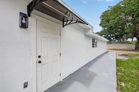 Villa ou maison à vendre à Tampa, Floride: 5 chambres, 175.59 m2 № 2091748 - photo 22