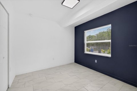 Villa ou maison à vendre à Tampa, Floride: 5 chambres, 175.59 m2 № 2091748 - photo 8