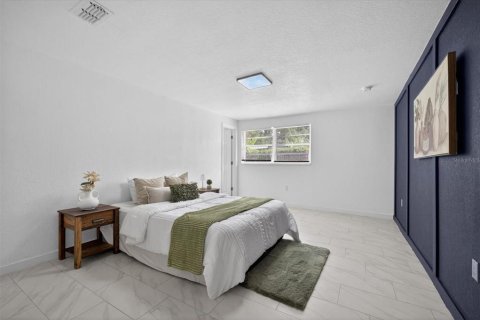 Villa ou maison à vendre à Tampa, Floride: 5 chambres, 175.59 m2 № 2091748 - photo 13