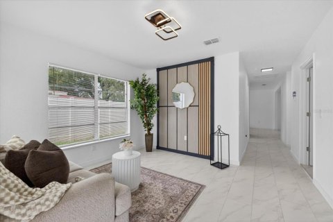 Villa ou maison à vendre à Tampa, Floride: 5 chambres, 175.59 m2 № 2091748 - photo 6