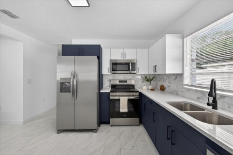 Villa ou maison à vendre à Tampa, Floride: 5 chambres, 175.59 m2 № 2091748 - photo 27