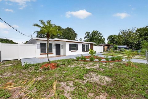 Villa ou maison à vendre à Tampa, Floride: 5 chambres, 175.59 m2 № 2091748 - photo 4