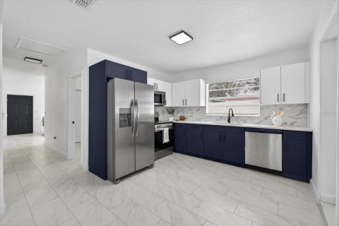 Villa ou maison à vendre à Tampa, Floride: 5 chambres, 175.59 m2 № 2091748 - photo 26